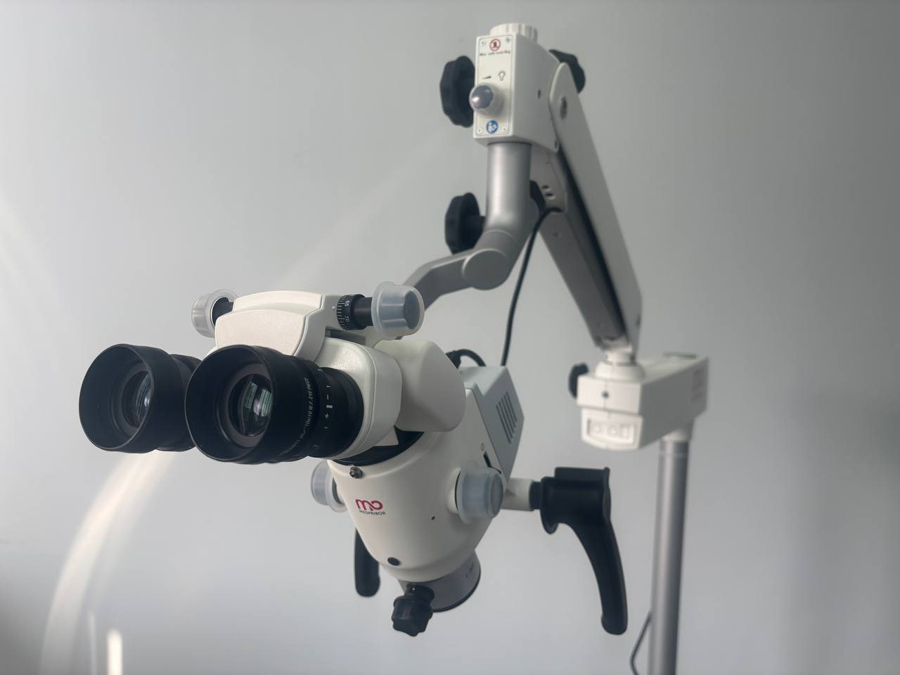 Хирургический микроскоп